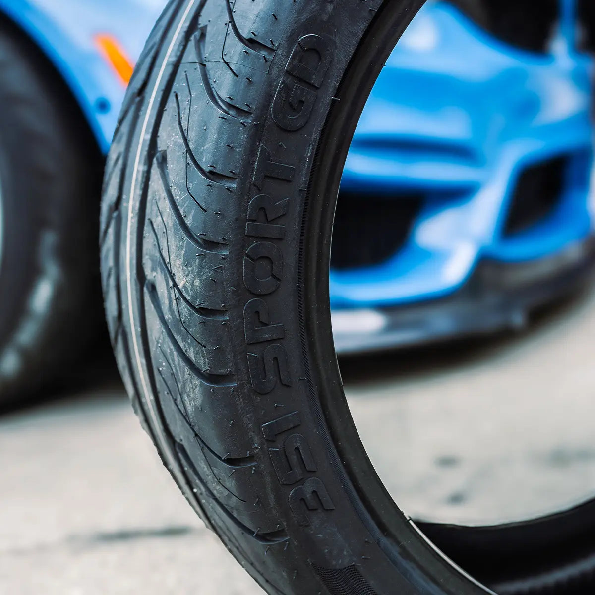 reggae-man215／70R15 Accelera 351 Sport GD | Sport Tire for Enhanced Grip and Handling