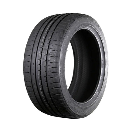Accelera PHI - ultra high performance tire