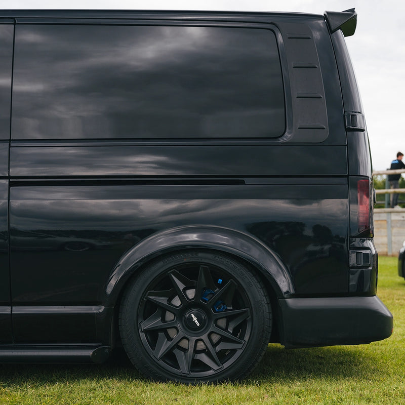 Volkswagen Transporter Shuttle - Accelera PHI - ultra high performance tire